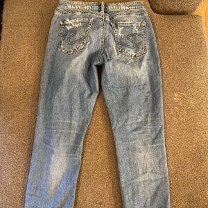 Silver cropped capris. Size 27. length 25